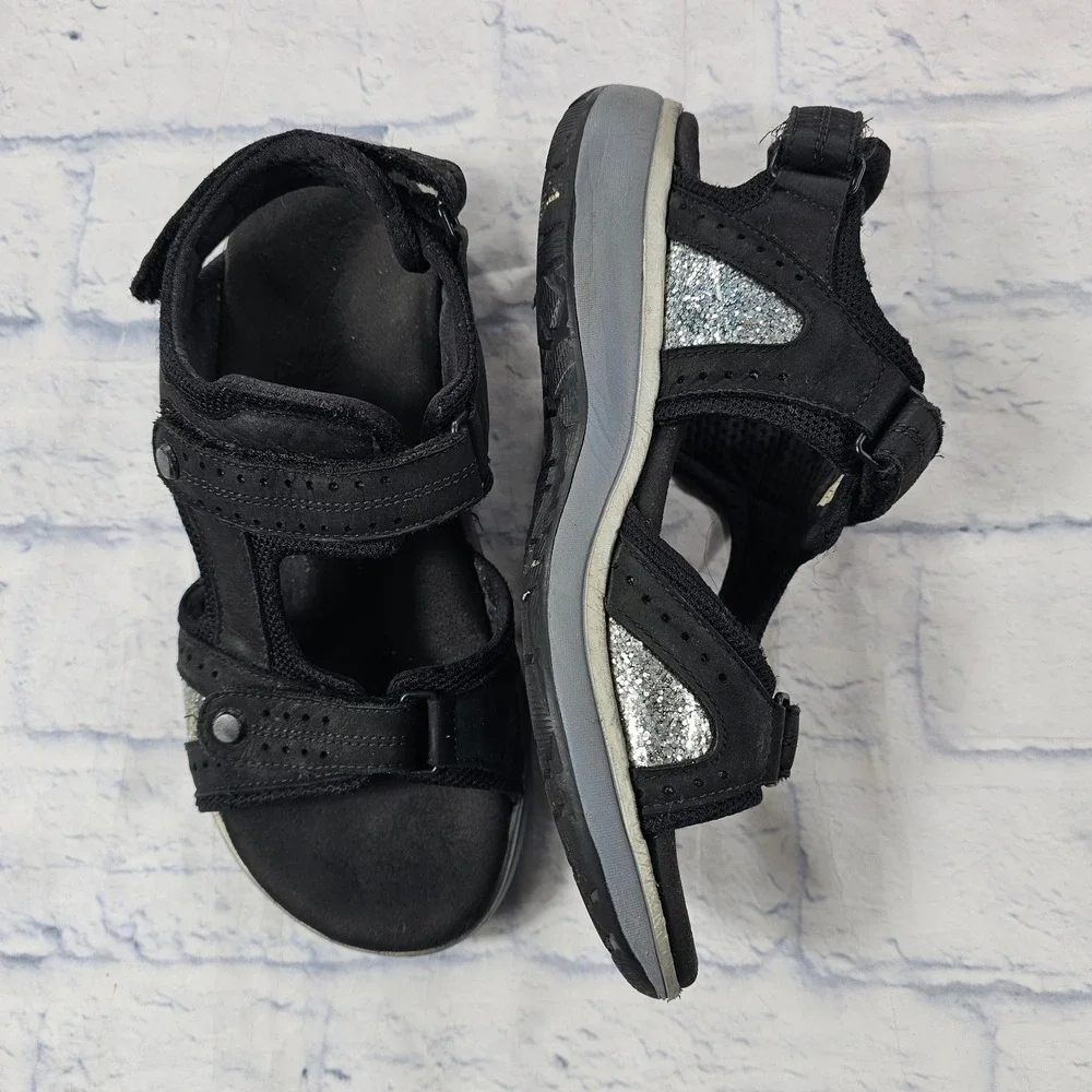 SAS Embark Sandals Womens 8 Black Silver Glitter Strappy Adjustable Comfort